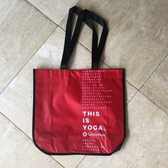 lululemon lunch bag